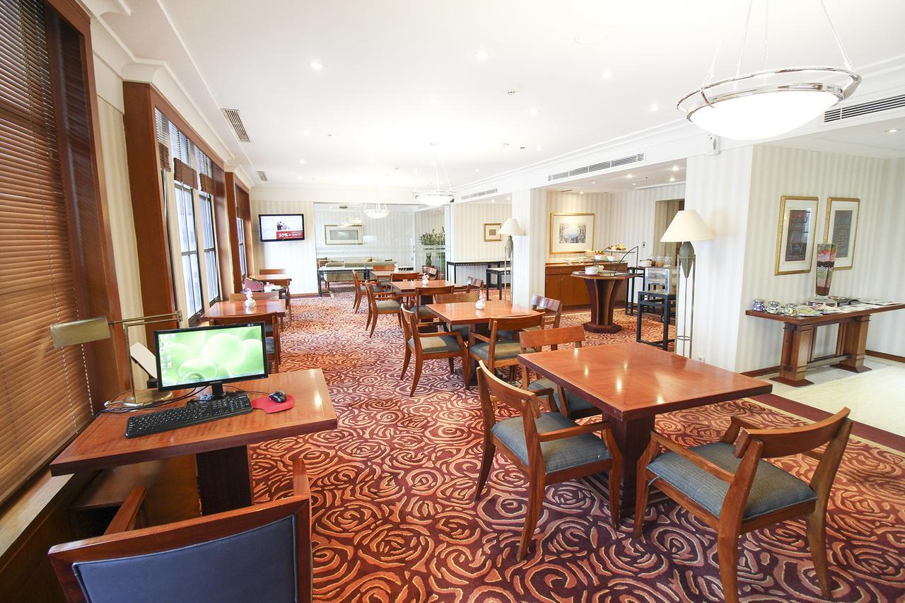 Redtop Hotel & Convention Center Jakarta Extérieur photo