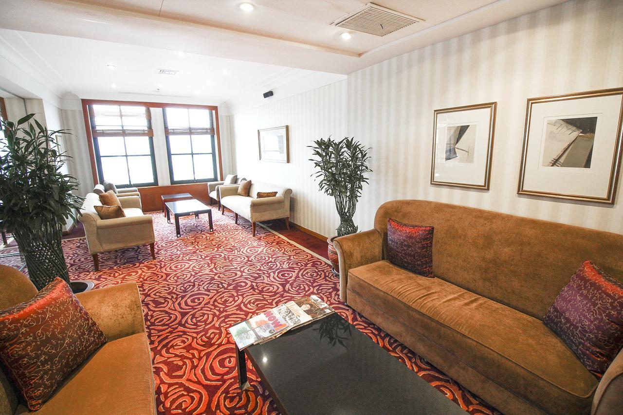 Redtop Hotel & Convention Center Jakarta Extérieur photo